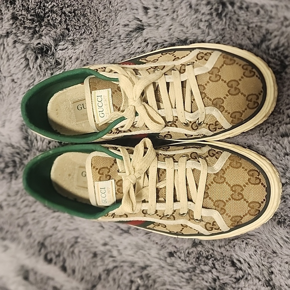 Gucci Sneakers - Picture 2 of 5